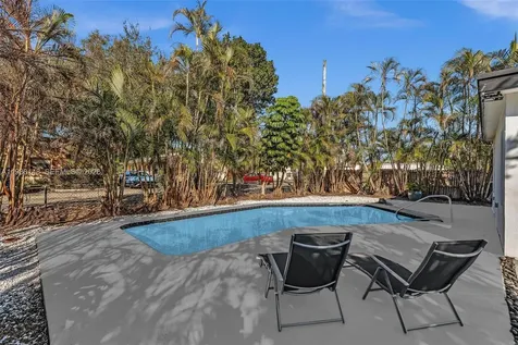 1530 N 56th Avenue Hollywood FL 33021