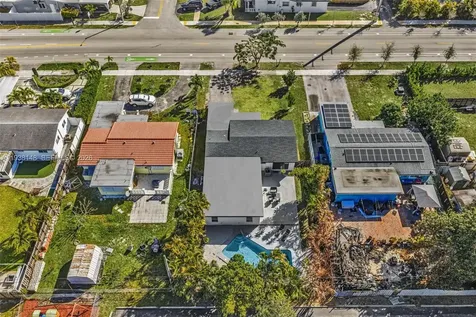 1530 N 56th Avenue Hollywood FL 33021