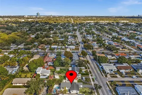1530 N 56th Avenue Hollywood FL 33021