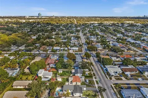 1530 N 56th Avenue Hollywood FL 33021