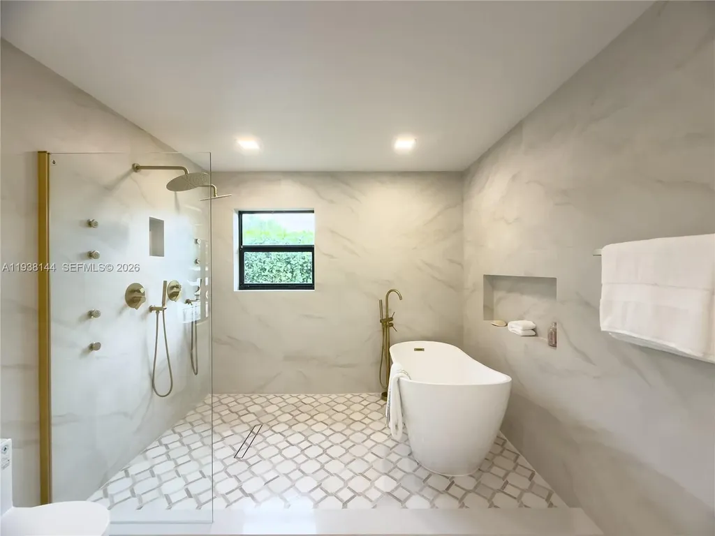 5561 NE 28th Avenue Fort Lauderdale FL 33308