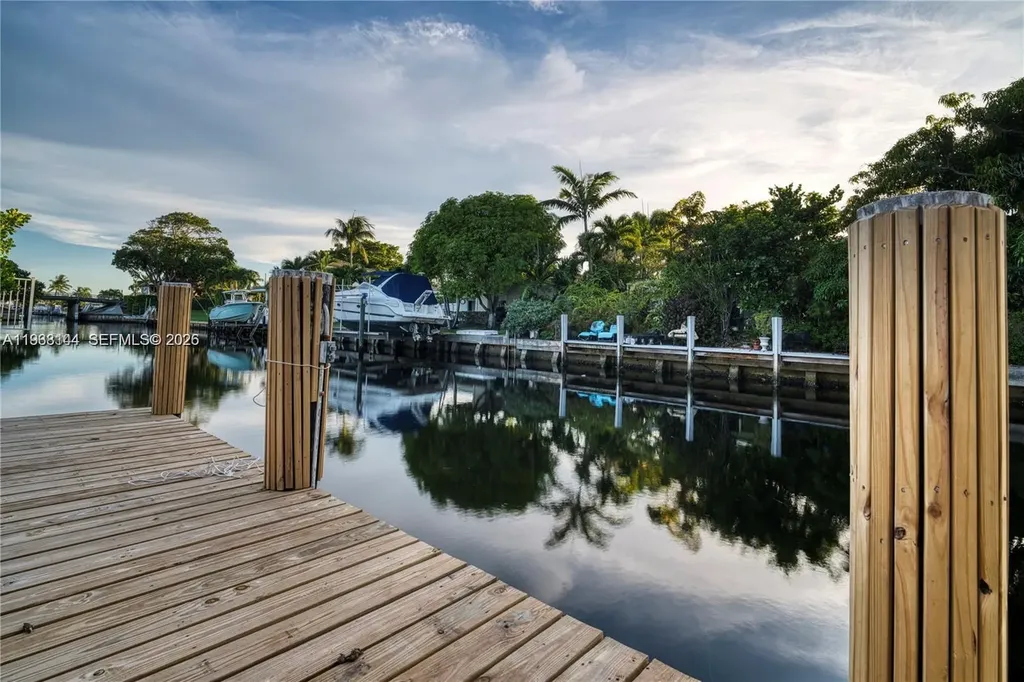 5561 NE 28th Avenue Fort Lauderdale FL 33308