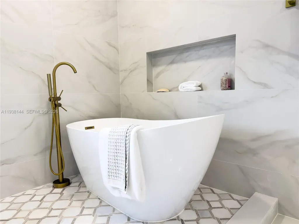 5561 NE 28th Avenue Fort Lauderdale FL 33308