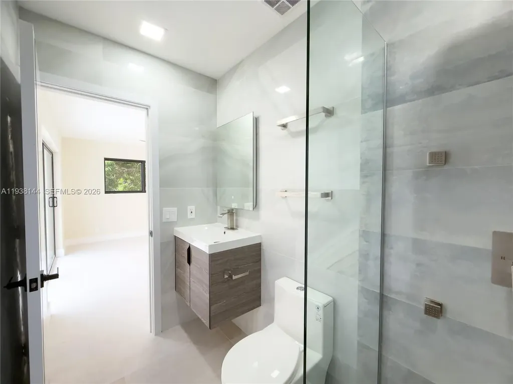 5561 NE 28th Avenue Fort Lauderdale FL 33308