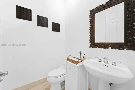 1490 Cleveland Road Miami Beach FL 33141