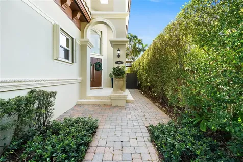 1490 Cleveland Road Miami Beach FL 33141