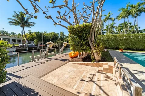1490 Cleveland Road Miami Beach FL 33141