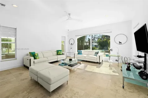 1490 Cleveland Road Miami Beach FL 33141