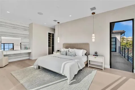 9264 Dickens Avenue Surfside FL 33154