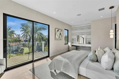 9264 Dickens Avenue Surfside FL 33154