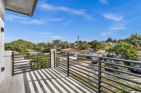 9264 Dickens Avenue Surfside FL 33154