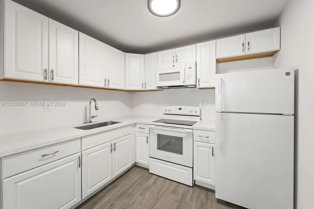 938 Normandy T Delray Beach FL 33484