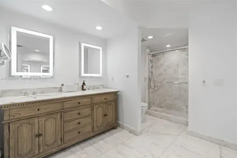 1000 W Island Boulevard Aventura FL 33160
