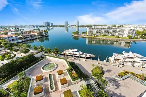 1000 W Island Boulevard Aventura FL 33160