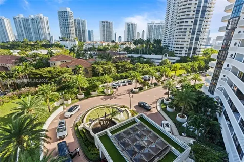 1000 W Island Boulevard Aventura FL 33160
