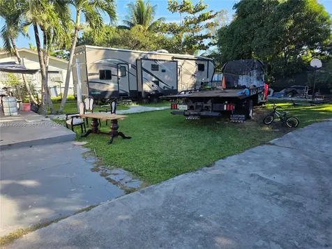 1490 NE 147th Street Miami FL 33161