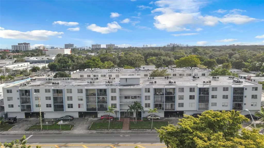 1250 NE 125th Street North Miami FL 33161