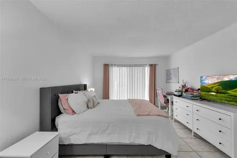 1250 NE 125th Street North Miami FL 33161
