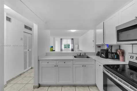 1250 NE 125th Street North Miami FL 33161