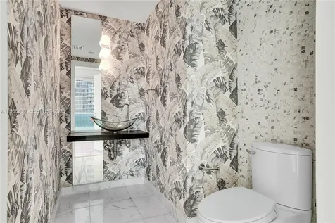 200 Biscayne Boulevard Way Miami FL 33131