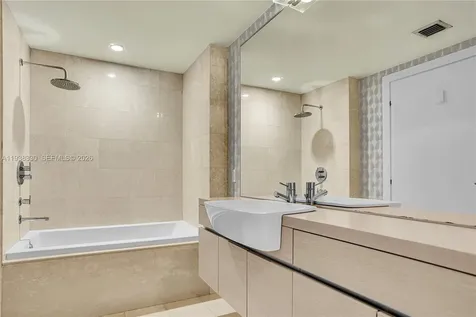 200 Biscayne Boulevard Way Miami FL 33131