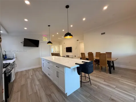 8335 NW 197th Terrace Hialeah FL 33015