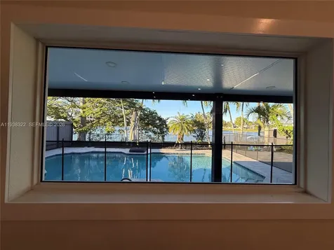 8335 NW 197th Terrace Hialeah FL 33015
