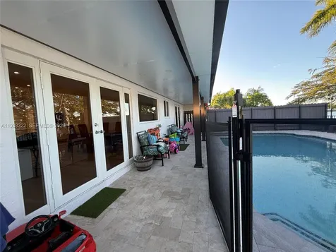 8335 NW 197th Terrace Hialeah FL 33015