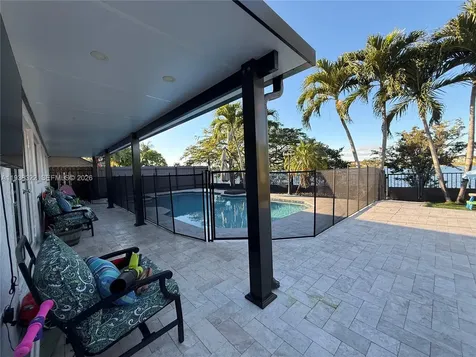 8335 NW 197th Terrace Hialeah FL 33015