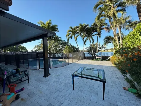 8335 NW 197th Terrace Hialeah FL 33015
