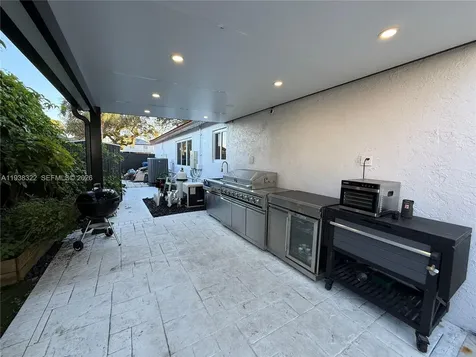 8335 NW 197th Terrace Hialeah FL 33015