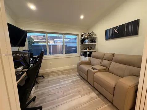 8335 NW 197th Terrace Hialeah FL 33015