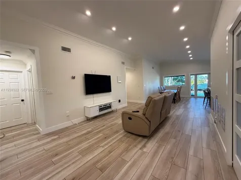 8335 NW 197th Terrace Hialeah FL 33015