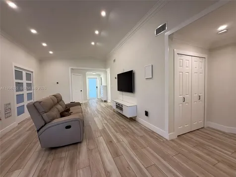 8335 NW 197th Terrace Hialeah FL 33015