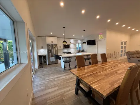 8335 NW 197th Terrace Hialeah FL 33015