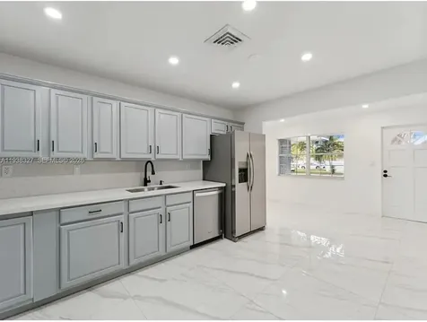 6800 SW 10th Court Pembroke Pines FL 33023