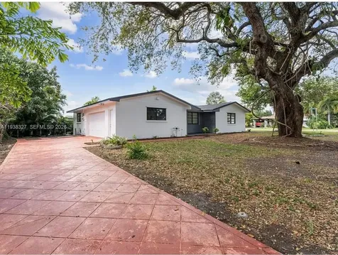 6800 SW 10th Court Pembroke Pines FL 33023