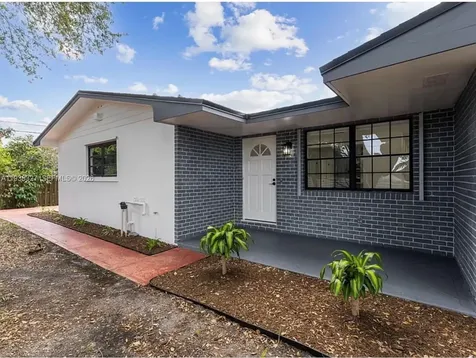 6800 SW 10th Court Pembroke Pines FL 33023