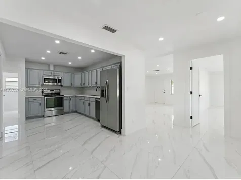 6800 SW 10th Court Pembroke Pines FL 33023