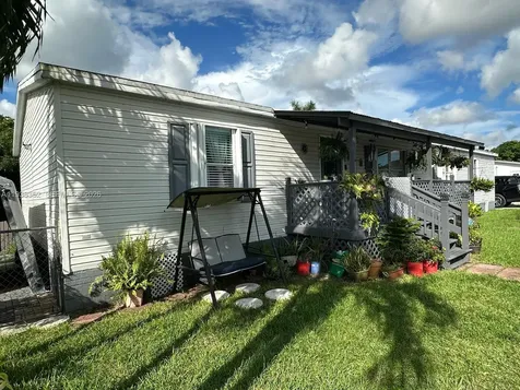 19800 SW 180th Avenue #271 Miami FL 33187