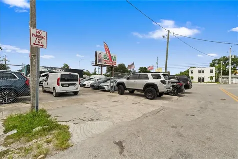 4350 NW 32nd Avenue Miami FL 33142