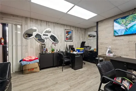 4350 NW 32nd Avenue Miami FL 33142