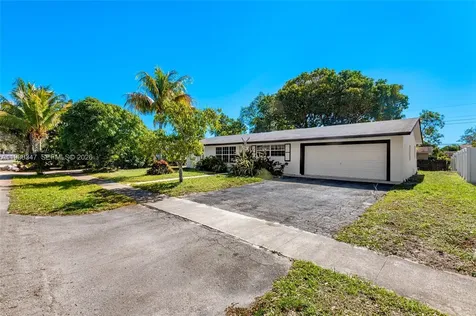 4360 NW 4th Street Plantation FL 33317