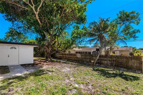 4360 NW 4th Street Plantation FL 33317
