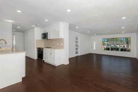 4360 NW 4th Street Plantation FL 33317