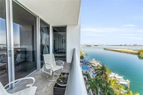 7929 West Drive North Bay Village FL 33141