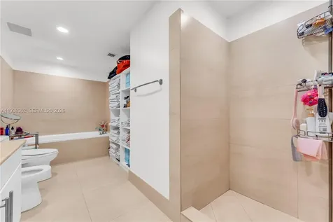 7929 West Drive North Bay Village FL 33141