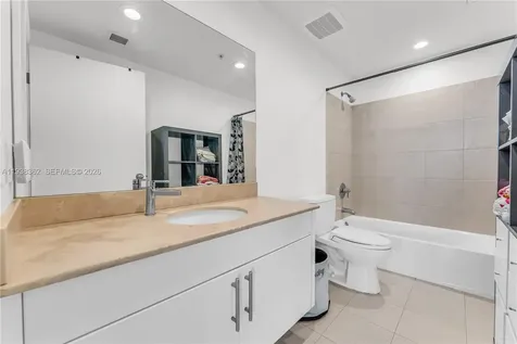 7929 West Drive North Bay Village FL 33141