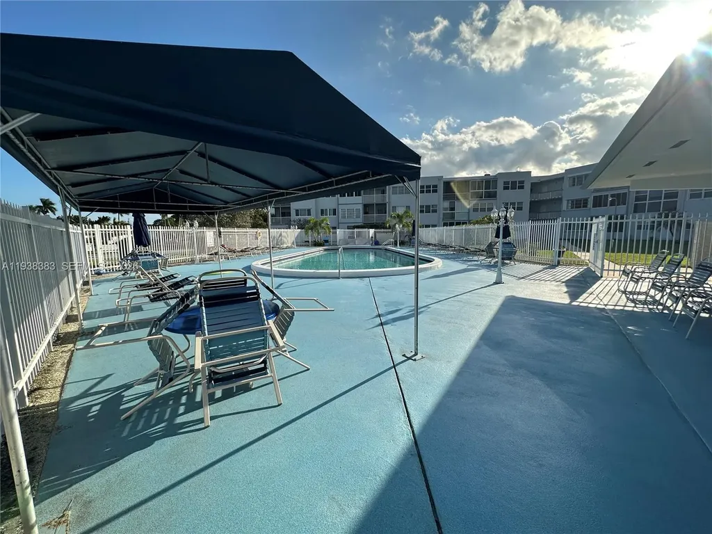 2420 Park Lane Hollywood FL 33021