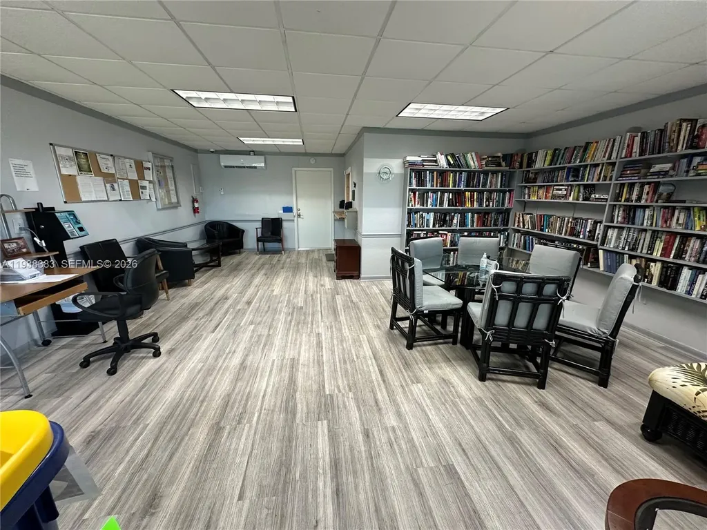 2420 Park Lane Hollywood FL 33021